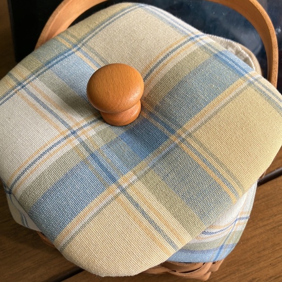 Longaberger Basket 🧺 - Picture 3 of 8
